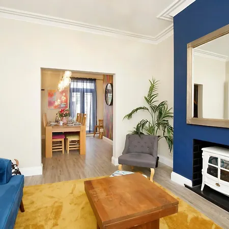 The Milton Sleeps 8 Close To Centre Pet Friendly * 요크