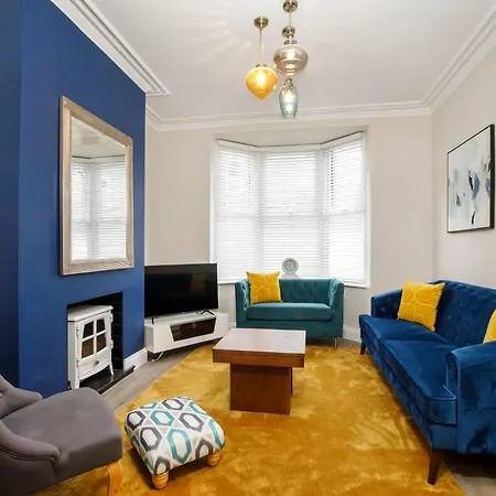 Semesterbostad The Milton Sleeps 8 Close To Centre Pet Friendly