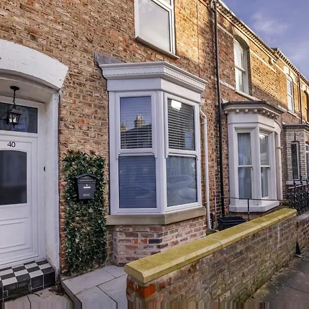 Semesterbostad The Milton Sleeps 8 Close To Centre Pet Friendly *