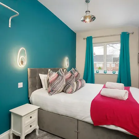 Holiday home The Milton Sleeps 8 Close To Centre Pet Friendly *