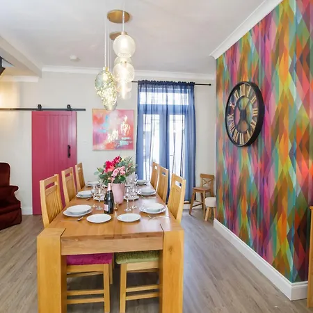 Holiday home The Milton Sleeps 8 Close To Centre Pet Friendly York