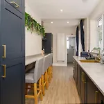 The Milton Sleeps 8 Close To Centre Pet Friendly * York