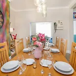 The Milton Sleeps 8 Close To Centre Pet Friendly Hébergement de vacances *