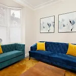 Hébergement de vacances The Milton Sleeps 8 Close To Centre Pet Friendly