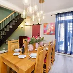 Hébergement de vacances The Milton Sleeps 8 Close To Centre Pet Friendly *