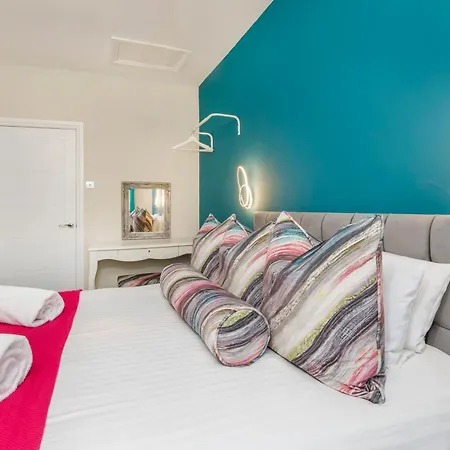 The Milton Sleeps 8 Close To Centre Pet Friendly York